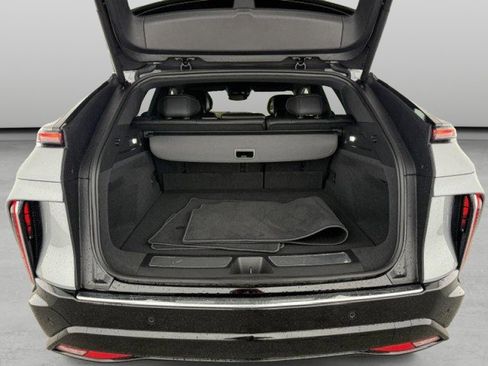 Used 2025 Cadillac Lyriq Luxury RWD image 5