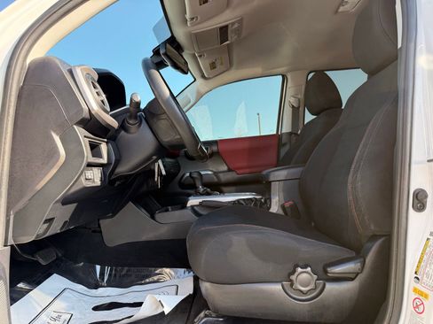 Used 2019 Toyota Tacoma 2WD Double Cab image 14