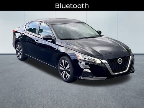 Used 2022 Nissan Altima 2.5 SV image 2