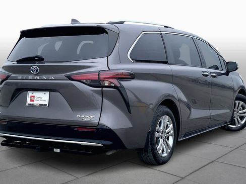 Used 2023 Toyota Sienna Platinum image 13