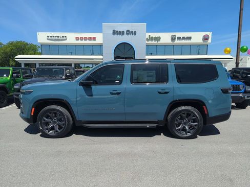 New 2026 Jeep Grand Wagoneer Limited w/ HD Trailer Tow Package AWD/4WD image 4