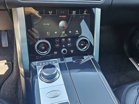 Used 2019 Land Rover Range Rover Long Wheelbase Supercharged AWD/4WD image 10