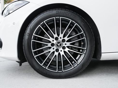 Used 2024 Mercedes-Benz C 300 4MATIC Sedan image 31