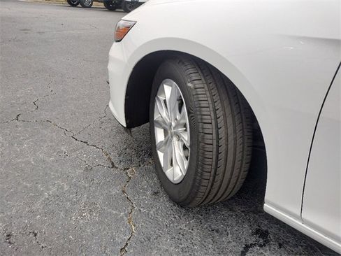 Used 2024 Chevrolet Malibu LT image 11