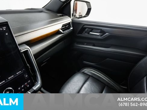 Used 2025 GMC Yukon XL Denali RWD image 45