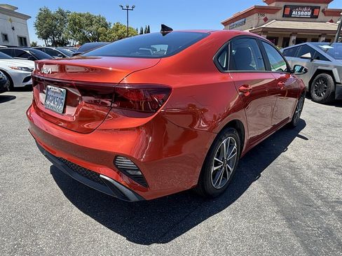 Used 2023 Kia Forte LXS w/ LXS Technology Package FWD image 6