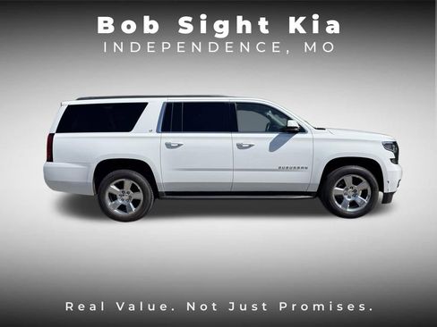 Used 2018 Chevrolet Suburban LT w/ Luxury Package AWD/4WD image 18