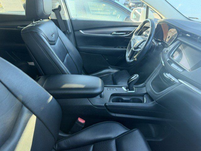 Used 2017 Cadillac XT5 Premium Luxury w/ LPO, Wheel Lock Package AWD/4WD image 6
