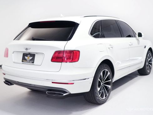 Used 2017 Bentley Bentayga AWD/4WD image 5