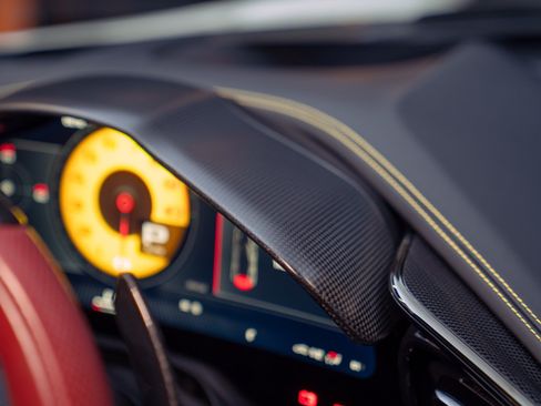 Used 2025 Ferrari Purosangue AWD/4WD image 38