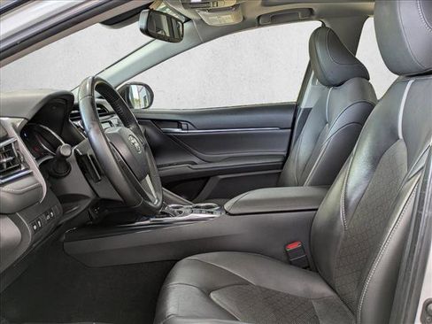 Used 2018 Toyota Camry XSE image 19