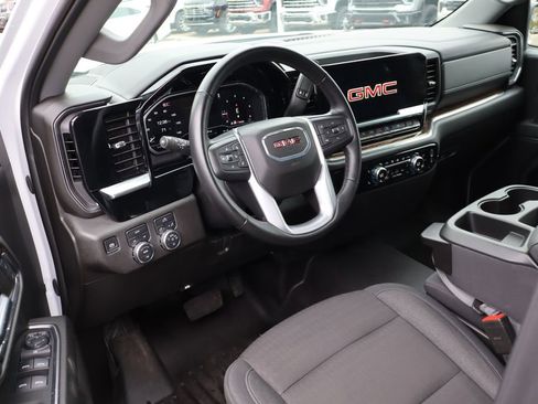 Used 2024 GMC Sierra 1500 Elevation image 13