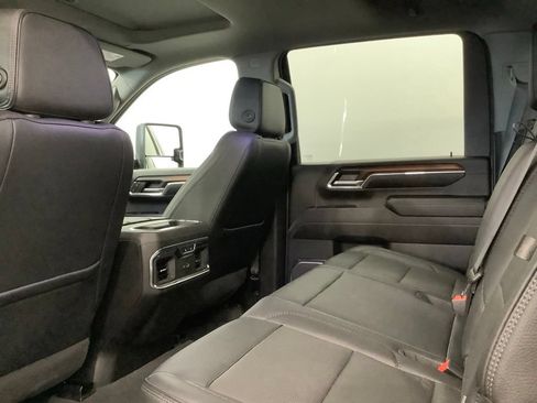 Used 2024 GMC Sierra 2500 Denali w/ Denali Reserve Package AWD/4WD image 7