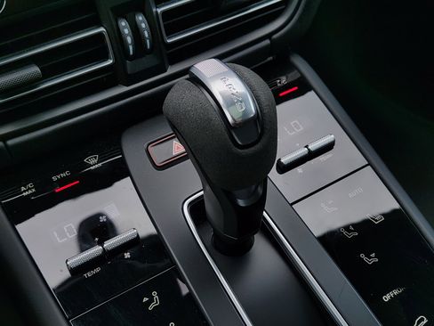 Used 2026 Porsche Macan GTS AWD/4WD image 19