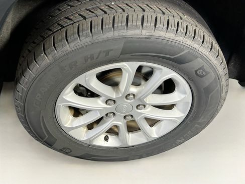 Used 2022 Jeep Grand Cherokee Laredo E w/ Security & Convenience Group image 29