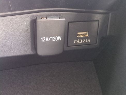 Used 2020 Toyota Corolla XLE w/ Carpet Mat Package (TMS) FWD image 23