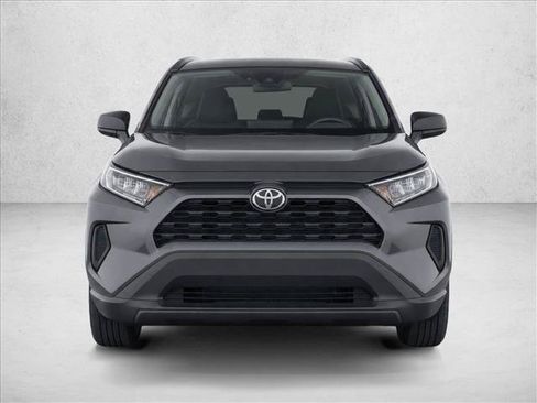 Used 2020 Toyota RAV4 LE FWD image 2