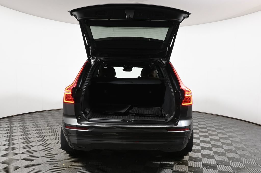 Used 2022 Volvo XC60 B5 Momentum w/ Climate Package AWD/4WD image 32