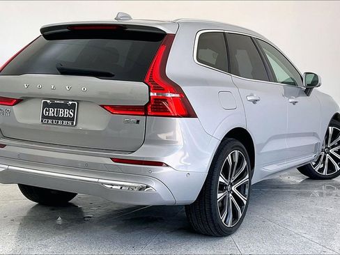 Used 2023 Volvo XC60 B5 Ultimate w/ Climate Package image 2