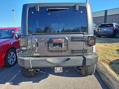 Used 2016 Jeep Wrangler Unlimited Rubicon w/ Connectivity Group image 6
