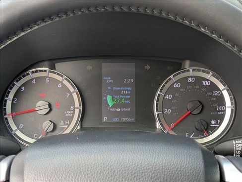 Used 2022 Toyota Highlander LE image 15