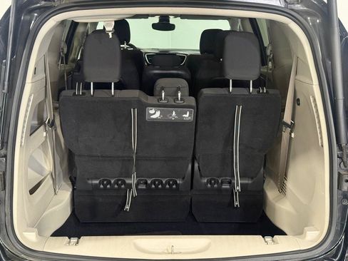 Used 2017 Chrysler Pacifica Touring Plus w/ Security Group FWD image 33
