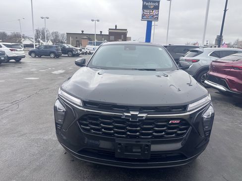 Used 2024 Chevrolet Trax RS w/ Driver Confidence Package image 2