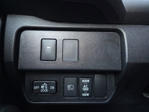 Used 2021 Toyota Tacoma TRD Sport w/ Technology Package image 21