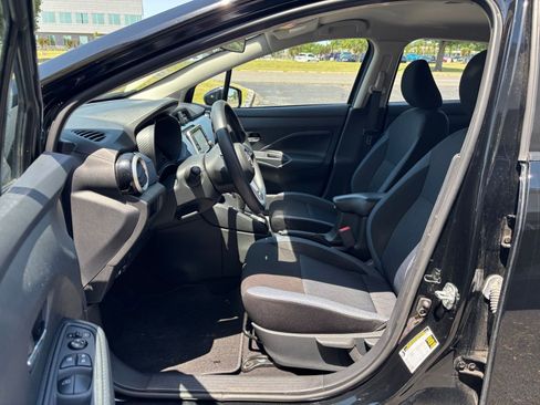 Used 2025 Nissan Versa SV FWD image 24