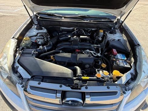Used 2014 Subaru Outback 2.5i Limited AWD/4WD image 10