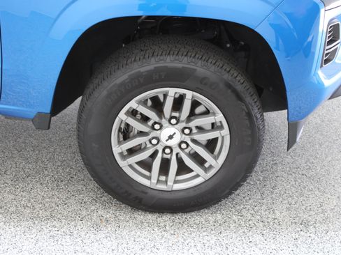 Used 2023 Chevrolet Colorado LT AWD/4WD image 5