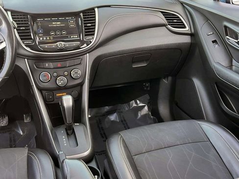 Used 2019 Chevrolet Trax LT w/ LT Convenience Package image 23