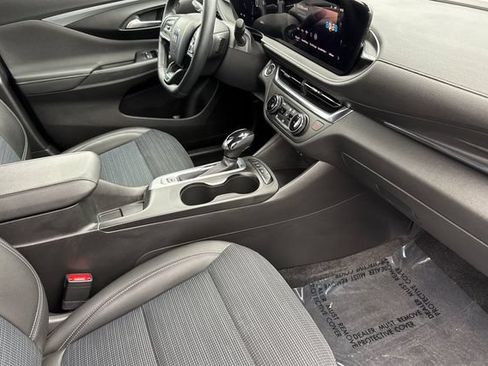 Used 2024 Buick Envista Preferred w/ Convenience I Package FWD image 19