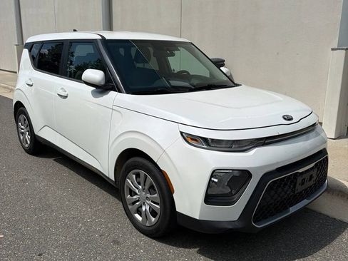 Used 2021 Kia Soul LX FWD image 1