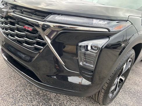 New 2026 Chevrolet Trax RS w/ Sunroof Package image 9