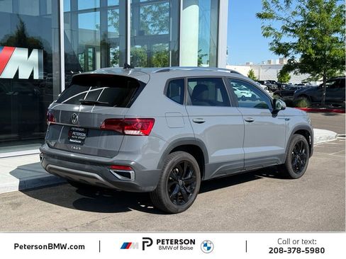 Used 2022 Volkswagen Taos SE FWD image 5