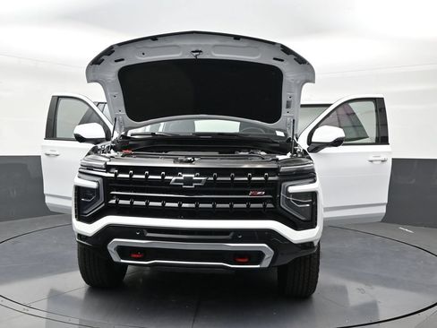 Used 2026 Chevrolet Tahoe Z71 w/ Comfort Package AWD/4WD image 32