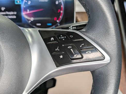 Certified 2023 Mercedes-Benz GLC 300 4MATIC image 33