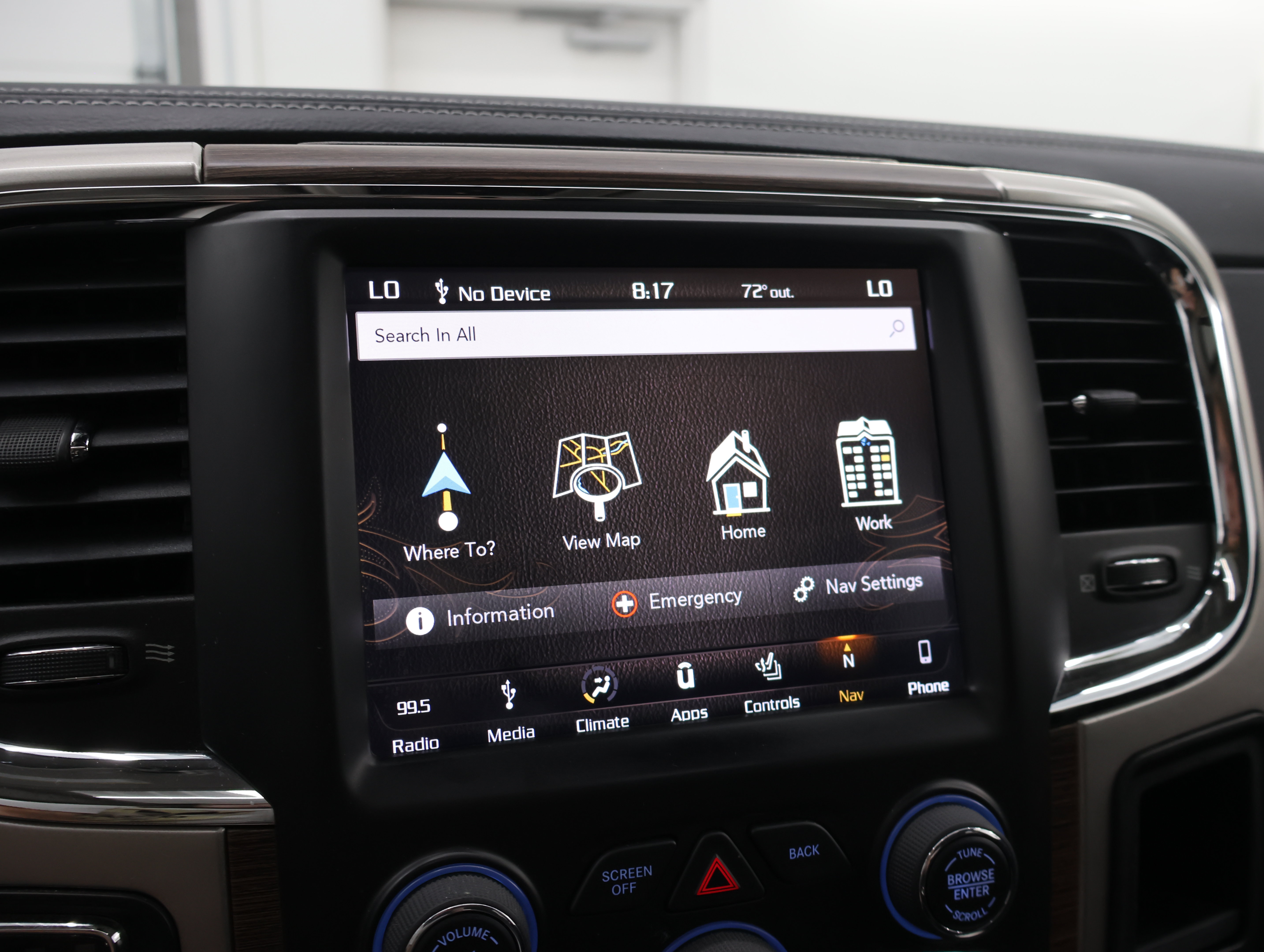 Used 2018 RAM 1500 Laramie w/ Convenience Group AWD/4WD image 59