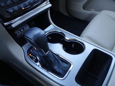 Certified 2022 Jeep Grand Cherokee Limited w/ Trailer Tow Group IV image 45