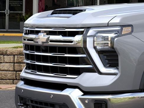 Used 2026 Chevrolet Silverado 3500 LTZ w/ LTZ Plus Package AWD/4WD image 13