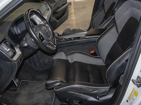 Used 2019 Volvo S60 T6 R-Design image 8