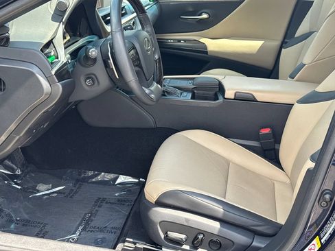 Used 2019 Lexus ES 350 w/ Premium Package FWD image 11
