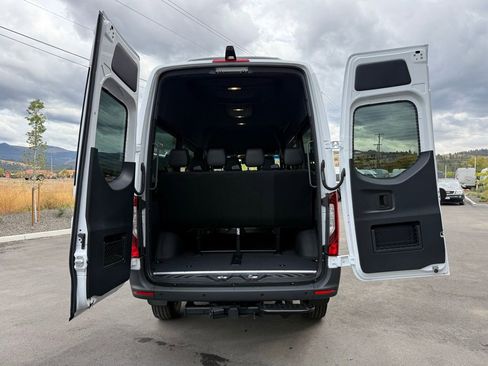 New 2025 Mercedes-Benz Sprinter 2500 image 5