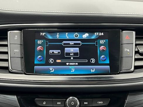 Used 2018 Buick Enclave Essence AWD/4WD image 27