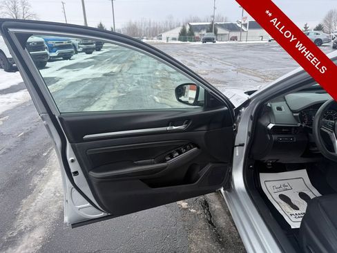 Used 2021 Nissan Altima 2.5 SV image 12