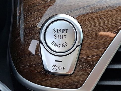 Used 2019 BMW 750i xDrive w/ Executive Package image 27