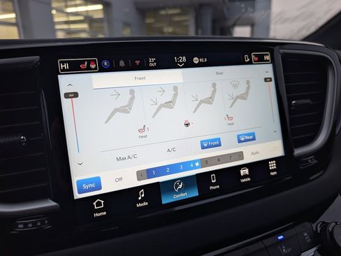 New 2026 Chrysler Voyager LX image 24