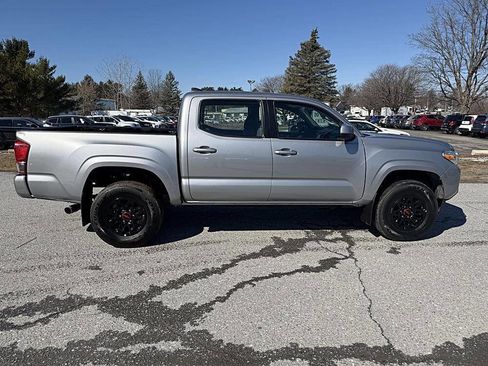Used 2018 Toyota Tacoma SR w/ SR Convenience Package image 6
