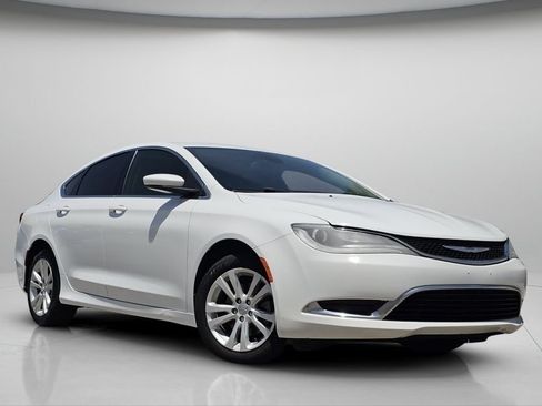 Used 2015 Chrysler 200 Limited w/ Convenience Group FWD image 2